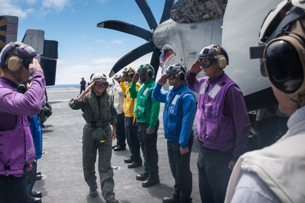 Third Fleet commander visits USS Stennis