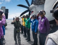 Third Fleet commander visits USS Stennis
